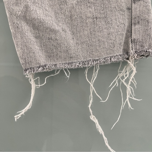 Old Navy High-Waisted Button-Fly Curvy O.G. Straight Cut-Off Jeans size 6 - Picture 11 of 16